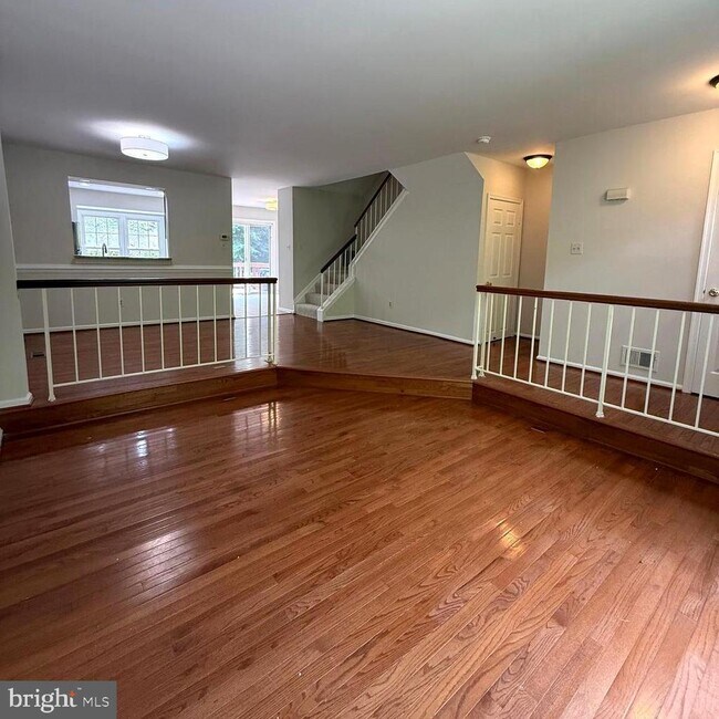 Building Photo - 8442 Springfield Oaks Dr
