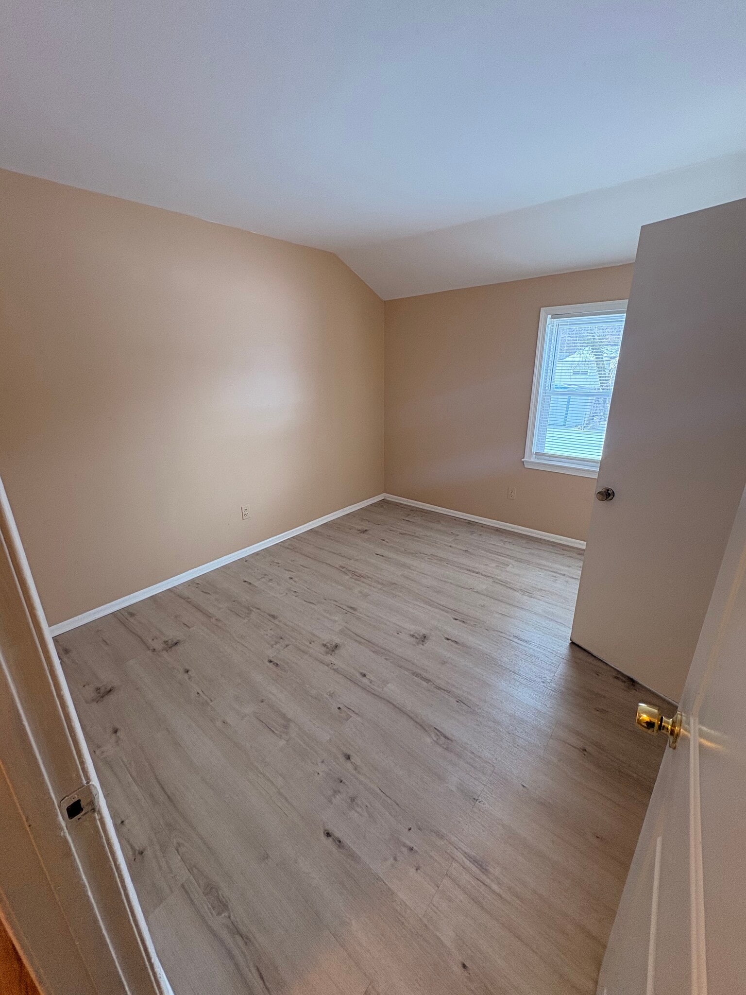 Building Photo - 910 Logwood Rd