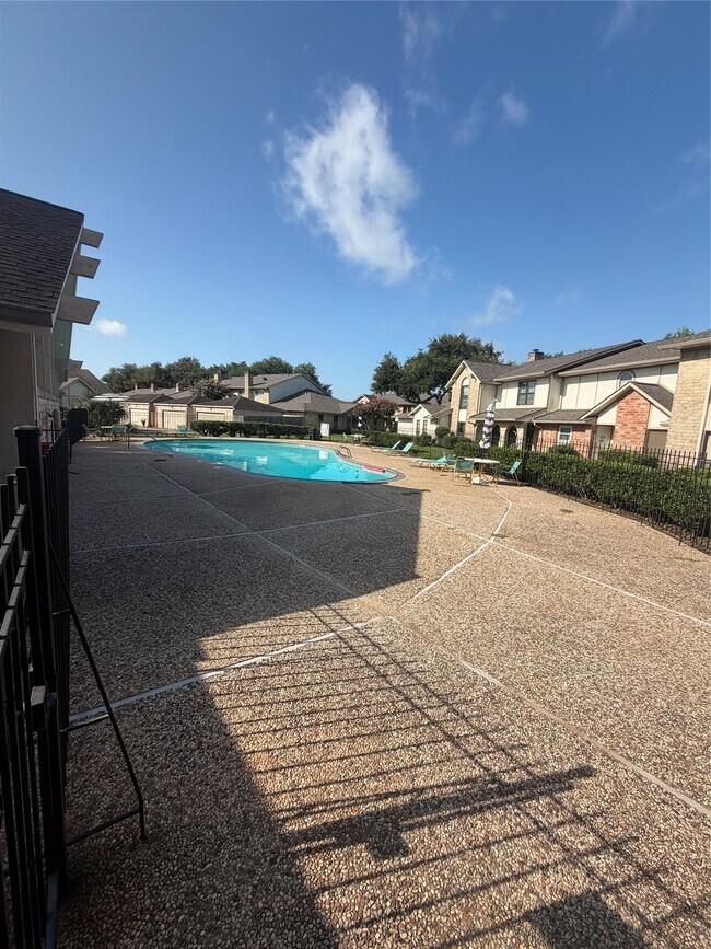 Building Photo - 36 Pinehurst Ln