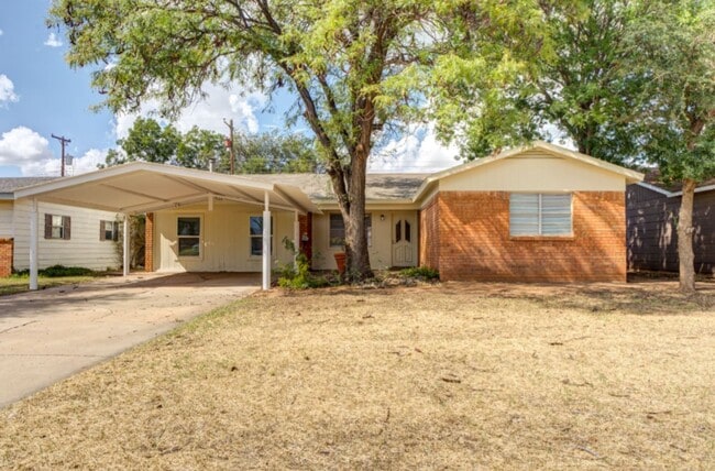 Building Photo - Newly remodeled 3 bad 2 bath near South Lo...