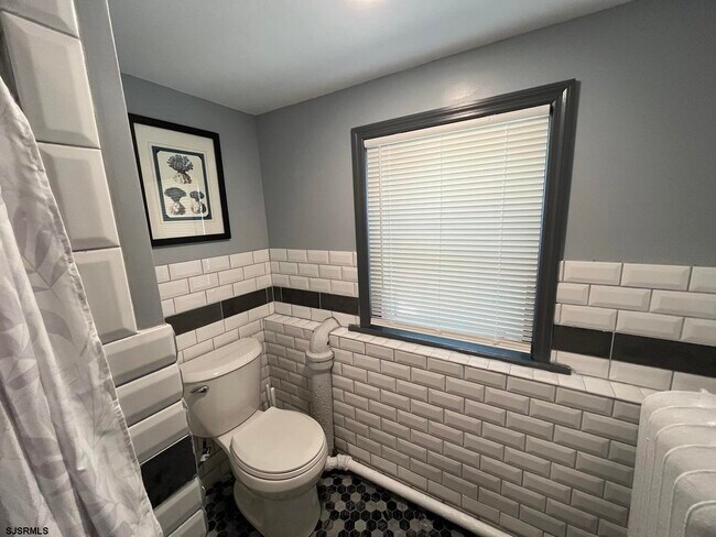 Building Photo - 6 N Nashville Ave