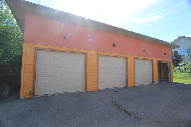 Building Photo - Sage Hen E5