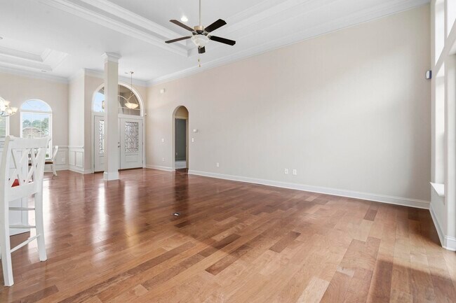 Building Photo - 9060 Abingdon Dr