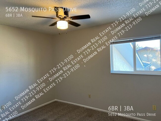 Building Photo - $500 OFF the first month of rent! Modern a...