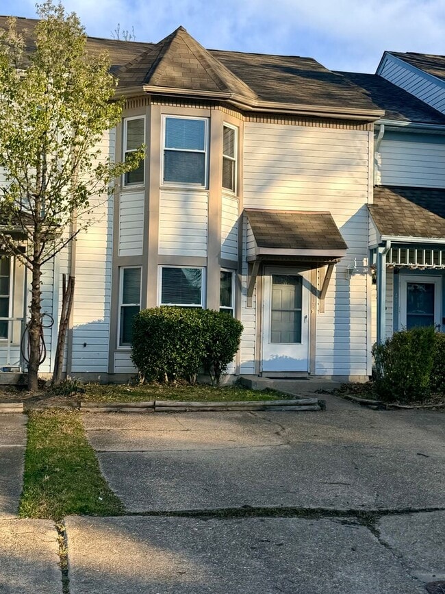 Building Photo - KEMPSVILLE LAKE