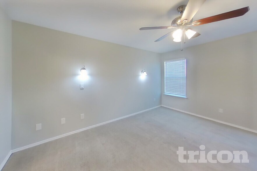 Building Photo - 413 Rustic Grove Ln