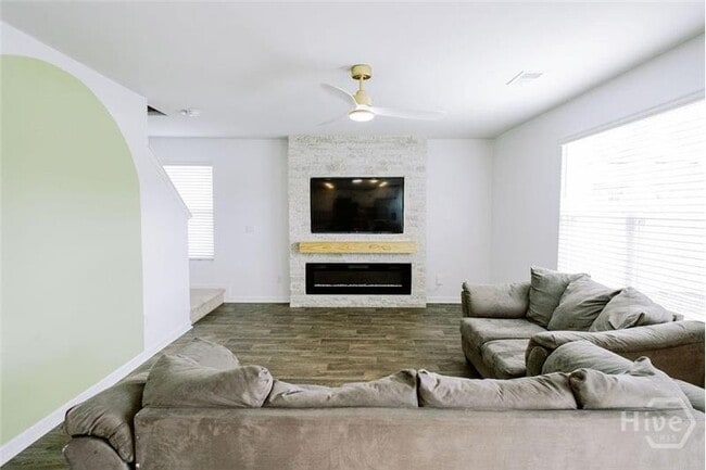 Building Photo - 123 Skylar Rd