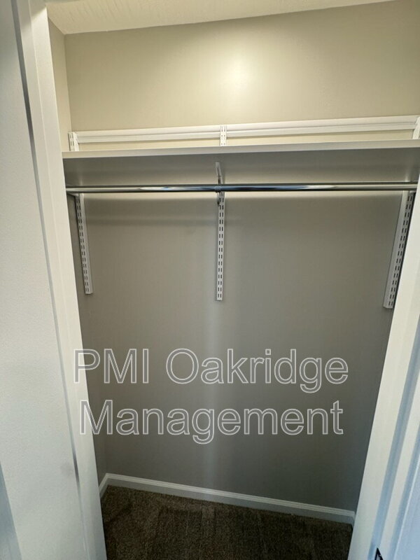 Building Photo - 205 Bruns Dr