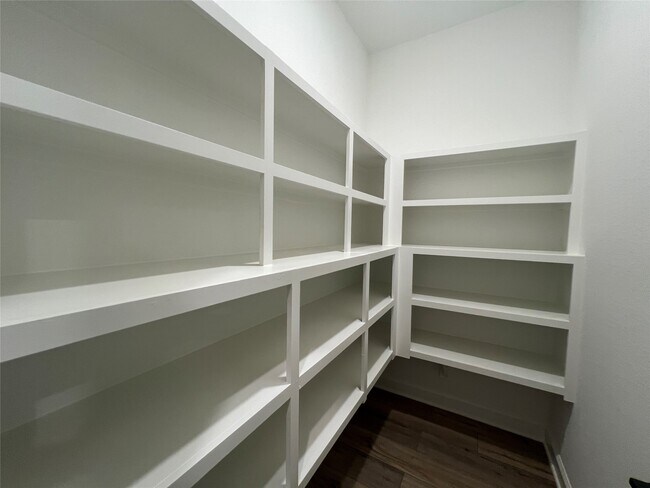 Building Photo - 3077 Sunmoon Ln
