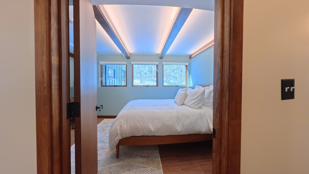 Building Photo - 64 Newcomb Rd