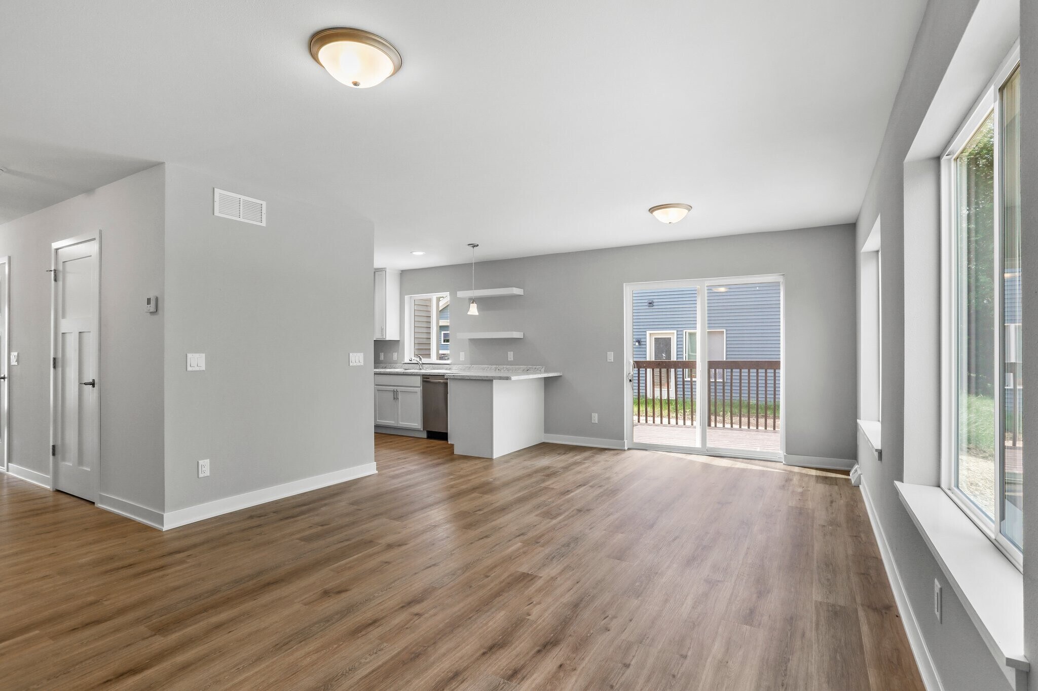 Living Dining - 200 Chalet Dr