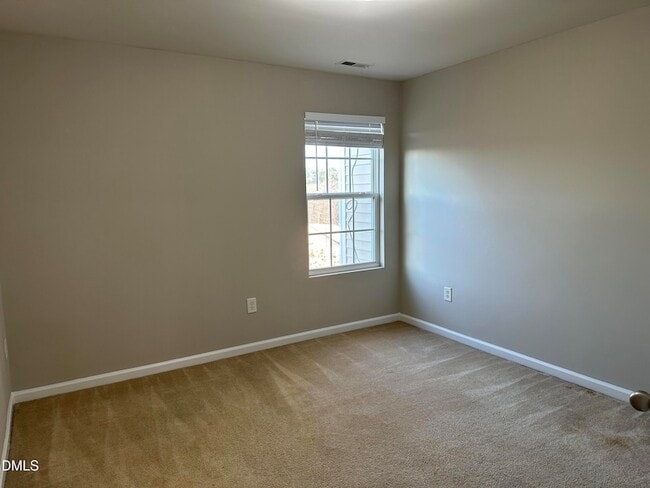 Building Photo - 553 Writers Way