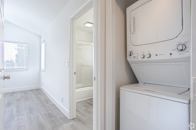 Building Photo - Mission Bay