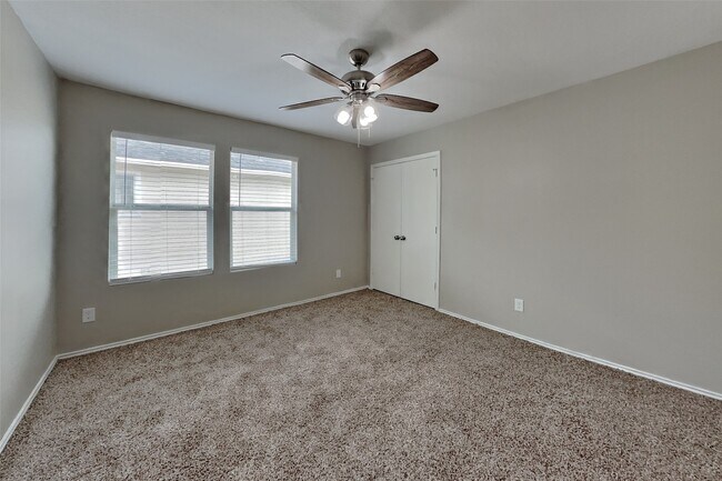 Building Photo - 5010 Diamondcliff Ct