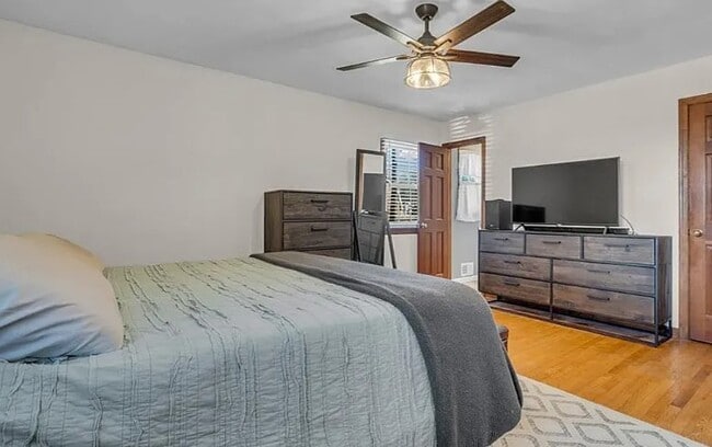 Building Photo - 561 Summit Ridge Dr