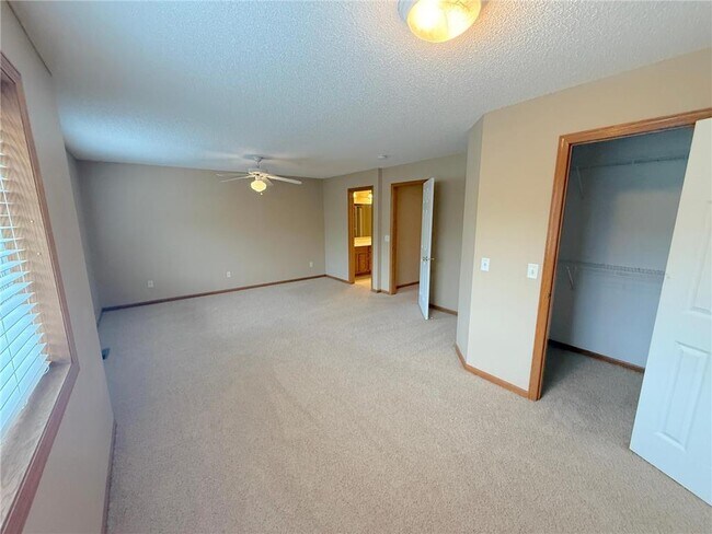 Building Photo - 5418 Fawn Meadow Curve