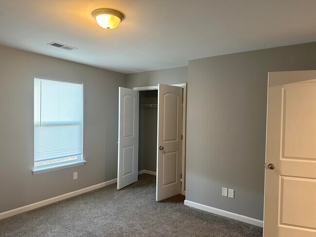 Building Photo - 2452 Feathersound Wy