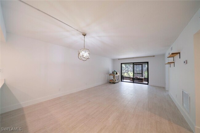 Building Photo - 17456 Silver Fox Dr