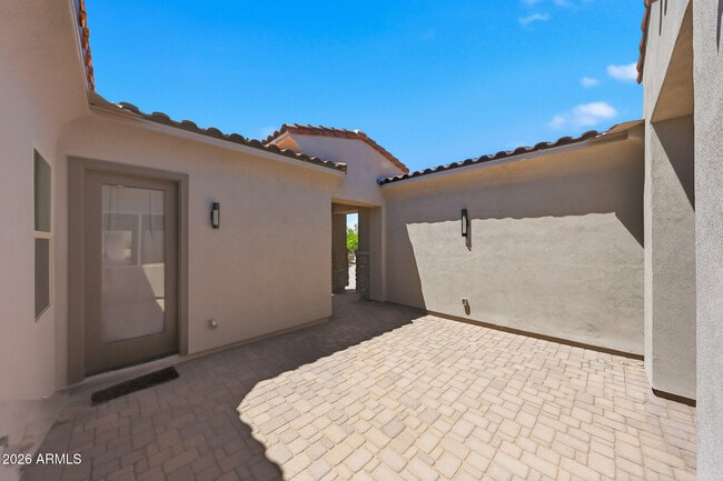 Building Photo - 6896 E Lomas Verdes Dr