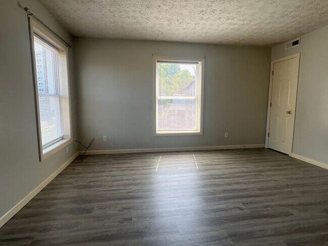 Building Photo - 336 Willey St