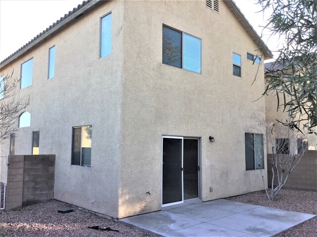 Building Photo - 3469 Chelsea Grove St