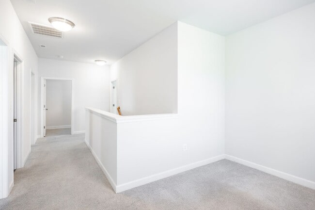 Building Photo - Beautiful 3 Bedroom Home on Corner Lot in ...