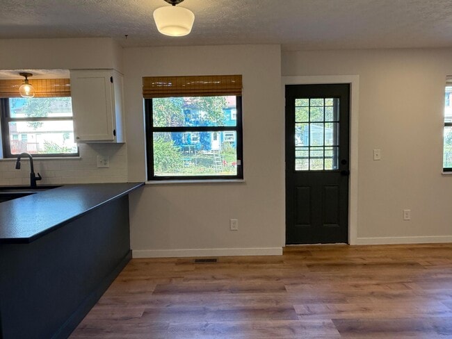 Building Photo - 6378 Cherroy Dr