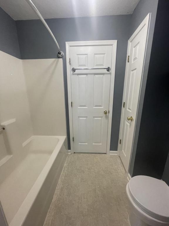 Building Photo - 93 Creekside Dr