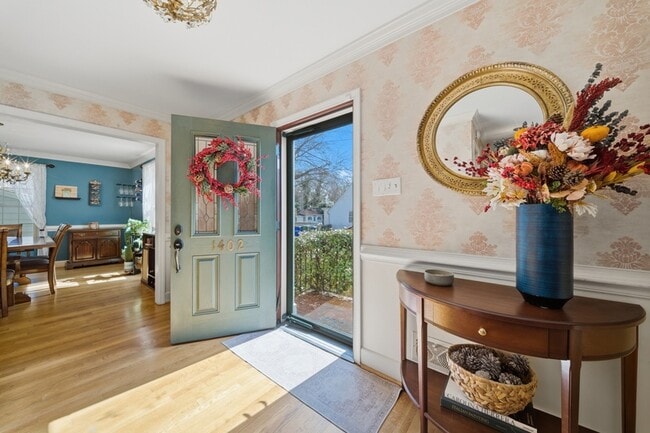 Building Photo - 1402 Trouville Ave