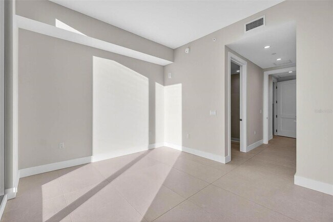 Building Photo - 275 1st Ave S