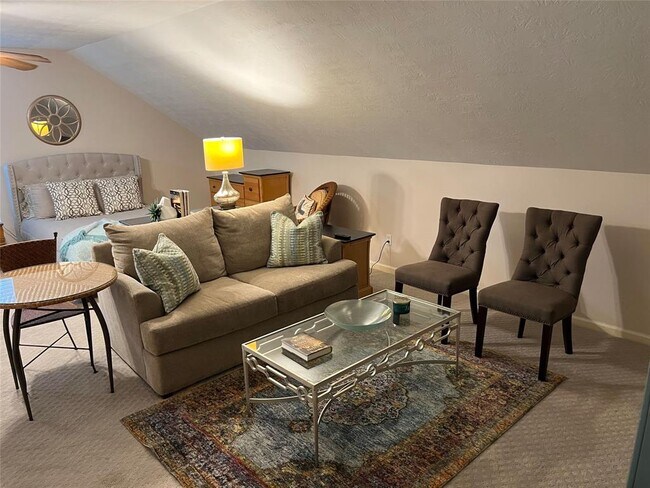 Building Photo - 2535 N MacGregor Way