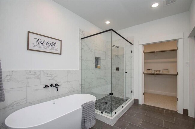 Building Photo - 5823 Highland Sky Ln