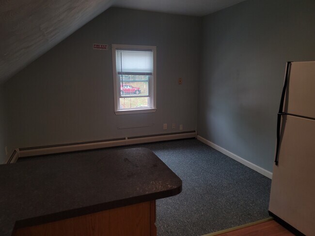 Building Photo - 651 Fall River Ave