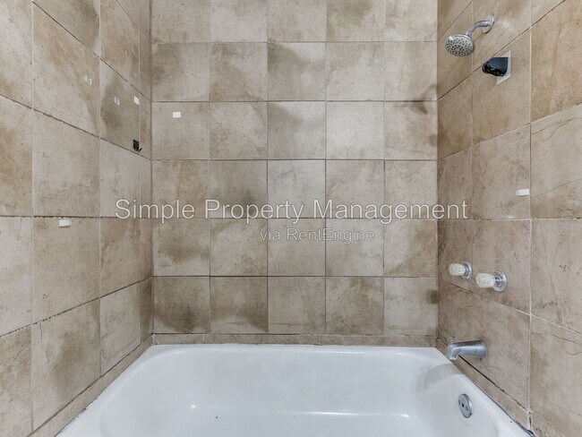 Building Photo - 4012 Parkwoods Ln