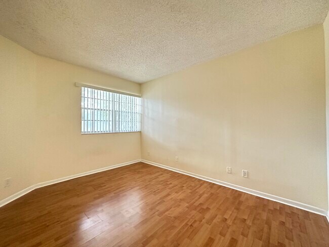 Building Photo - 631 Cypress Lake Blvd