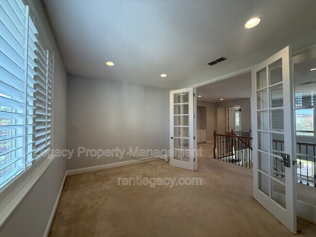Building Photo - 8843 Latigo Ct