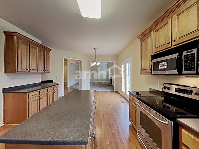 Building Photo - 2062 Keene Cir