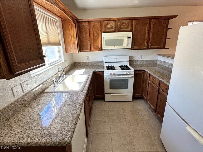 Building Photo - 5290 Panguitch Dr