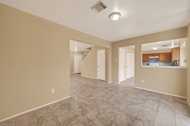 Building Photo - 8814 Sage Pl Dr