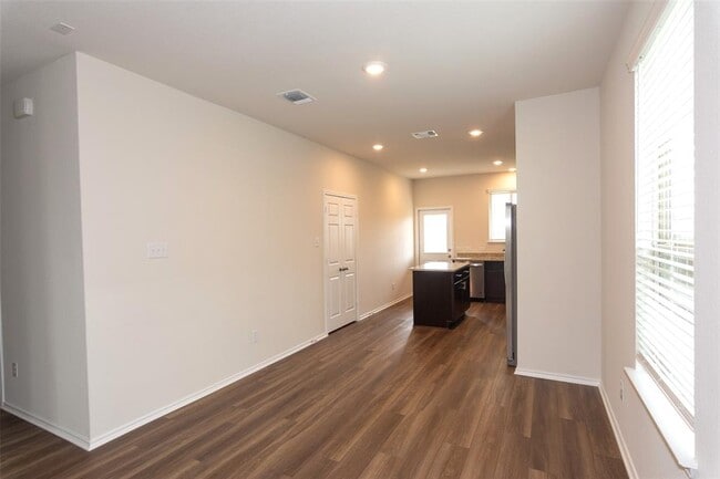 Building Photo - 229 The Duke Dr