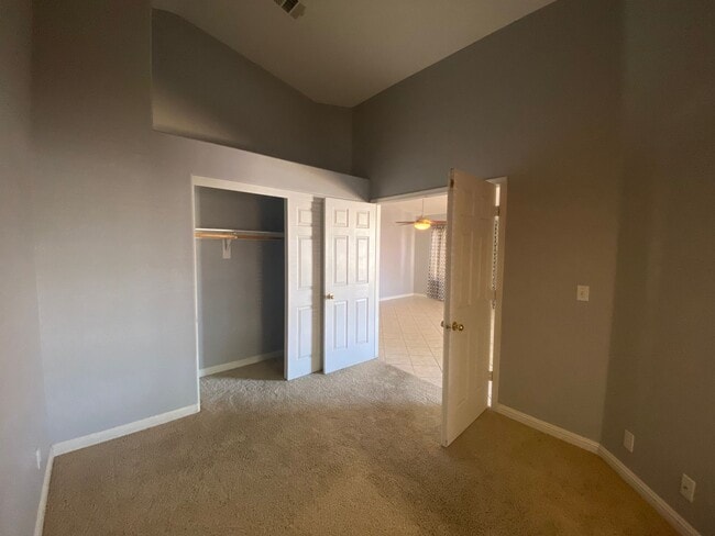 Building Photo - Henderson Cutie