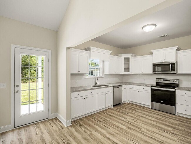 Building Photo - 1002 Oglethorpe Ln