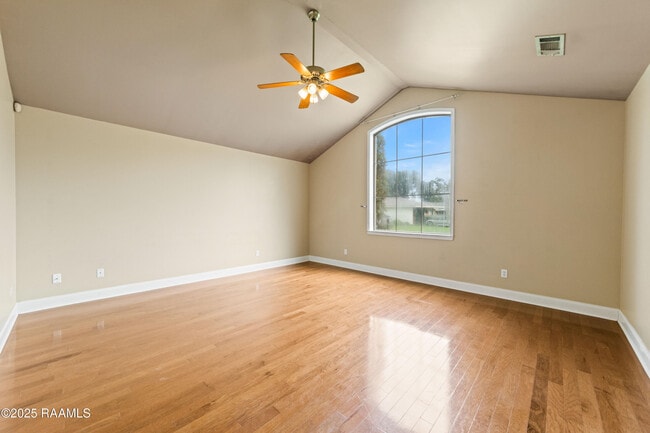 Building Photo - 204 Jane Dr