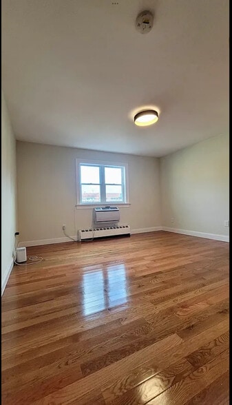 Building Photo - 2431 43rd St
