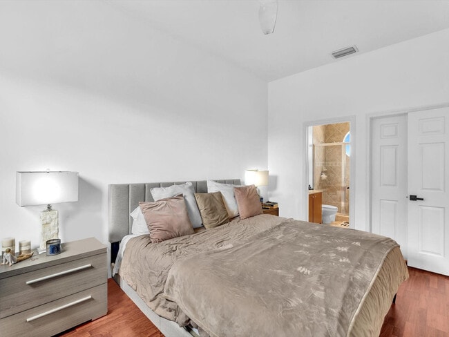 Building Photo - 2329 Vintage Dr