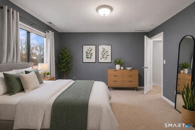 Building Photo - 9 Avon Ct