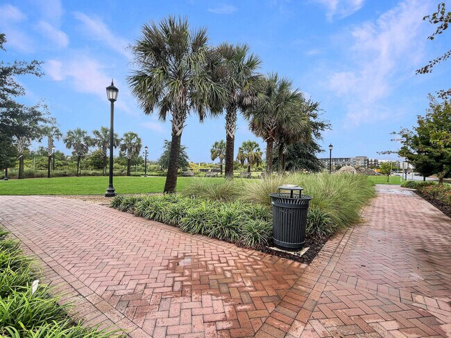 Building Photo - 401 Upper E Ave