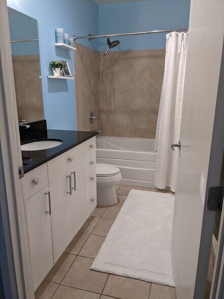 Master Bath (Upstairs) - 150 E Robinson St