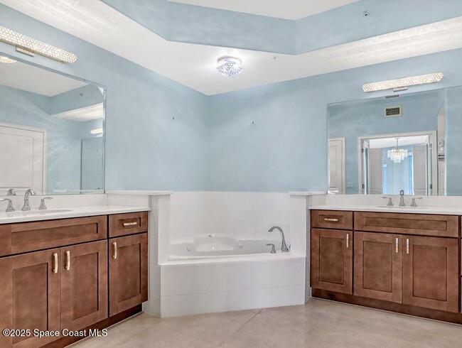 Building Photo - 1435 S Harbor City Blvd