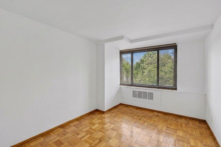 Building Photo - 4200 Cathedral Ave NW